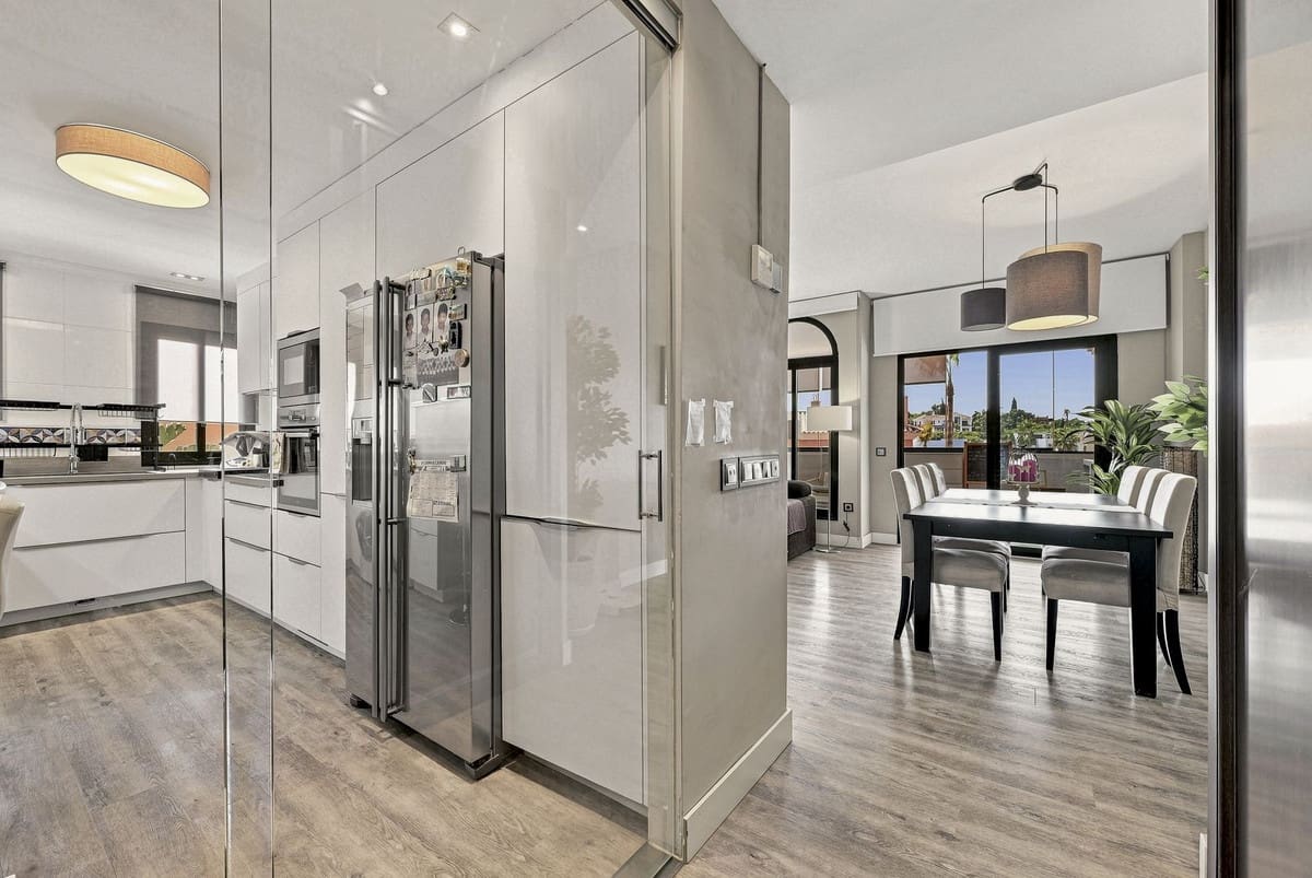 3 soverom Leilighet til salgs i Elviria med svømmebasseng garasje - € 499 000 (Ref: 9981653)