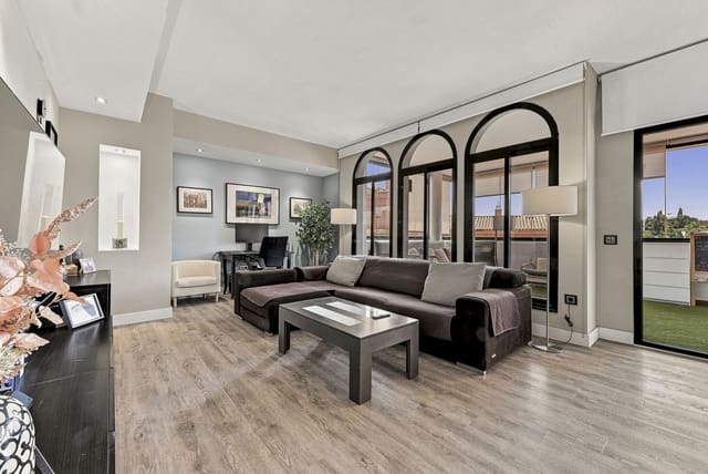 3 soverom Leilighet til salgs i Elviria, Marbella med svømmebasseng garasje - € 499 000 (Ref: 9981653)