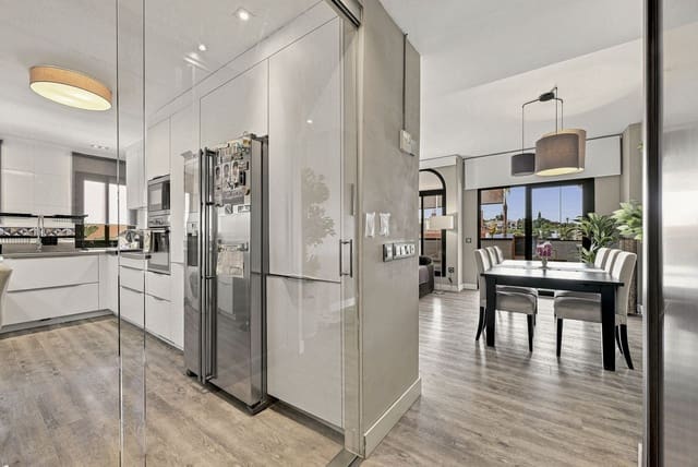 3 soverom Leilighet til salgs i Elviria, Marbella med svømmebasseng garasje - € 499 000 (Ref: 9981653)