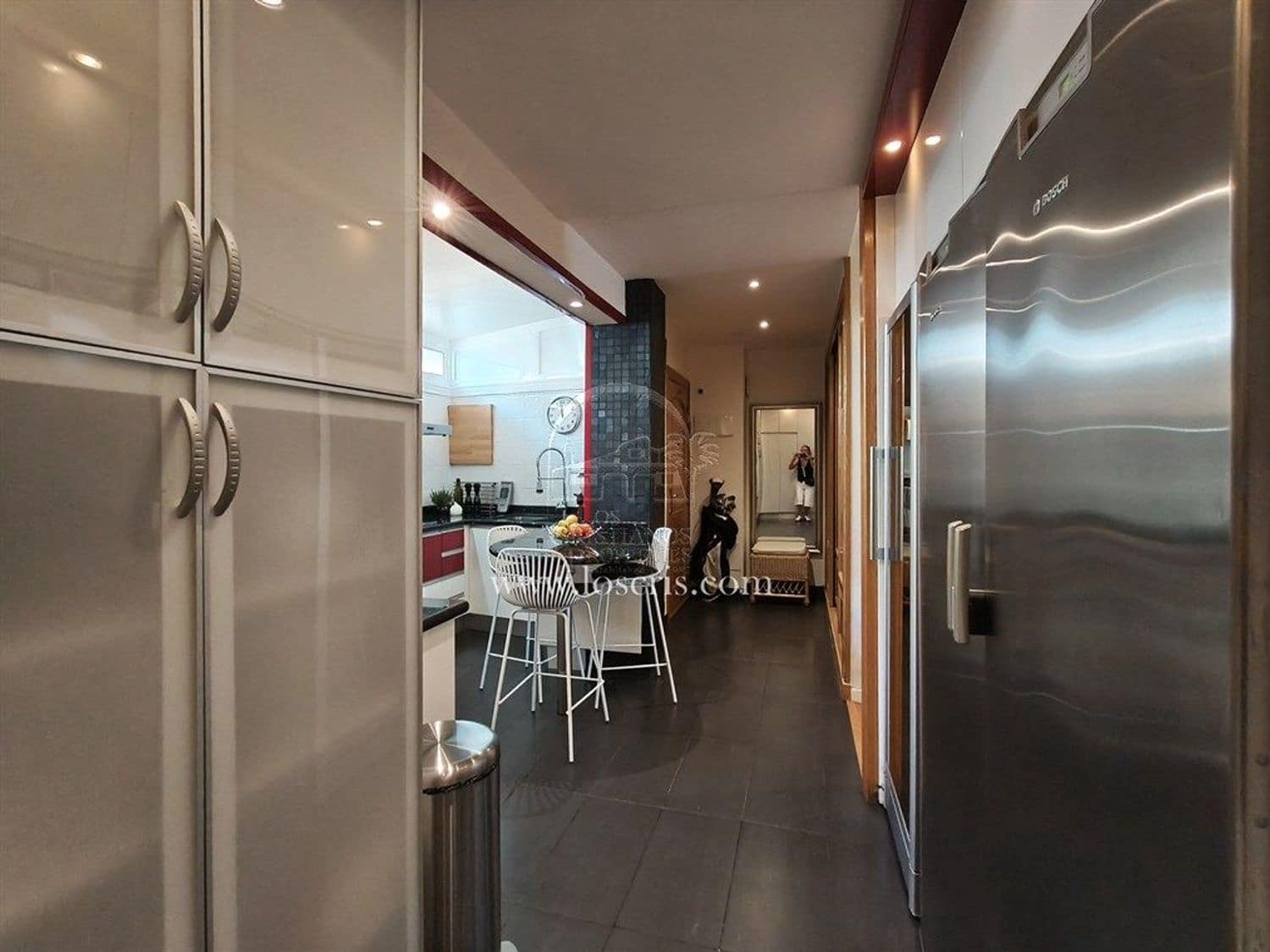 Apartamento de 2 habitaciones en Los Cristianos en venta con piscina garaje - 545.000 € (Ref: 10077372)