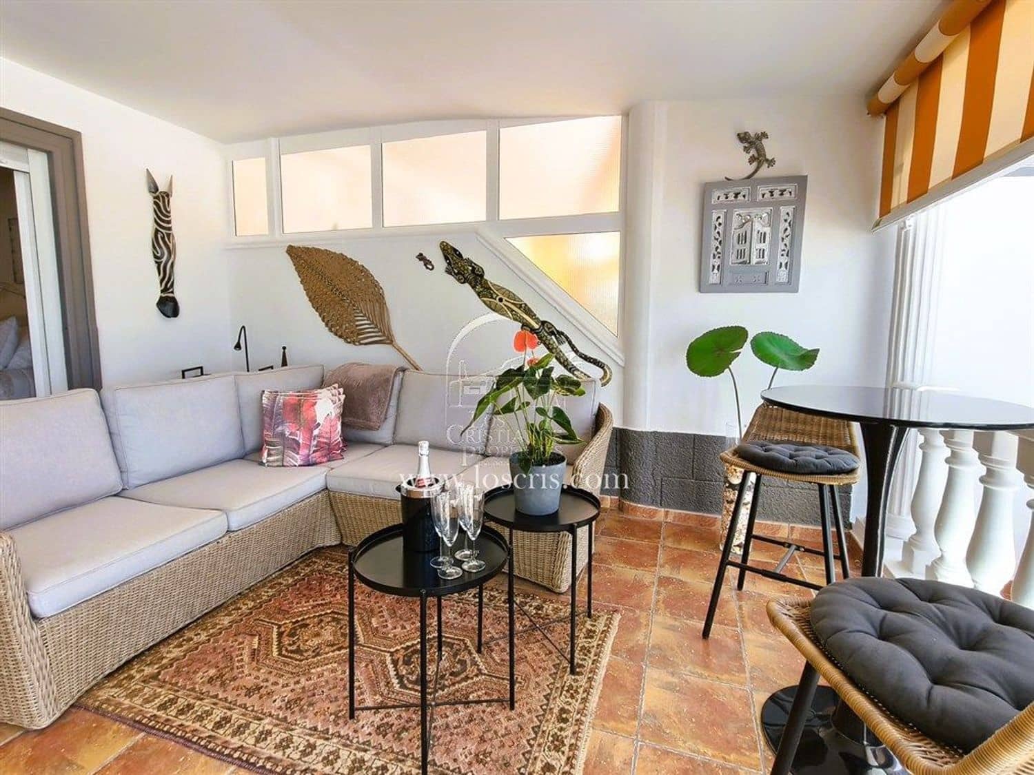 Apartamento de 2 habitaciones en Los Cristianos en venta con piscina garaje - 545.000 € (Ref: 10077372)