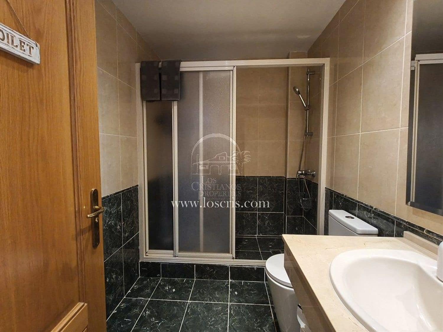 Apartamento de 2 habitaciones en Los Cristianos en venta con piscina garaje - 545.000 € (Ref: 10077372)