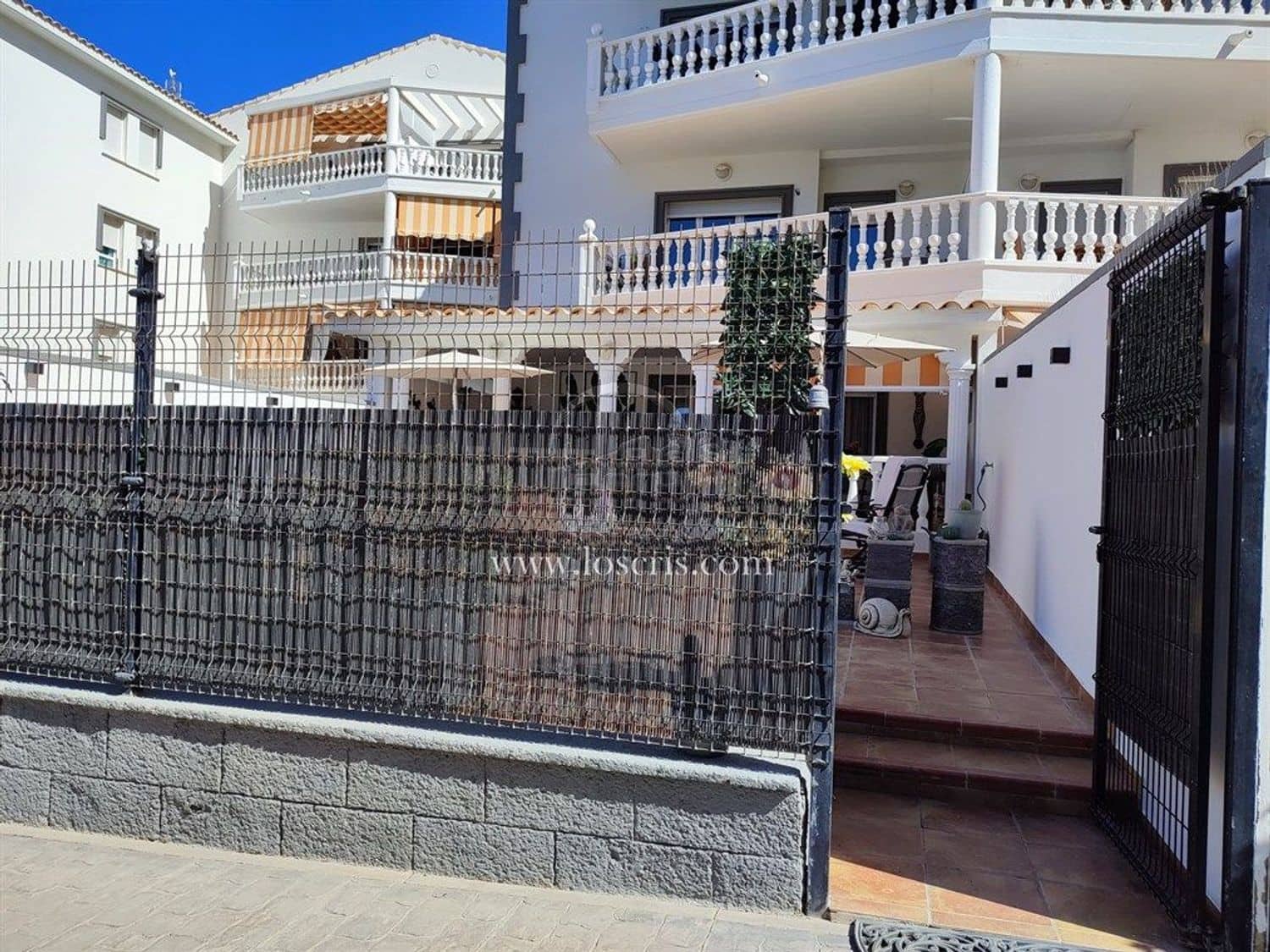 Apartamento de 2 habitaciones en Los Cristianos en venta con piscina garaje - 545.000 € (Ref: 10077372)