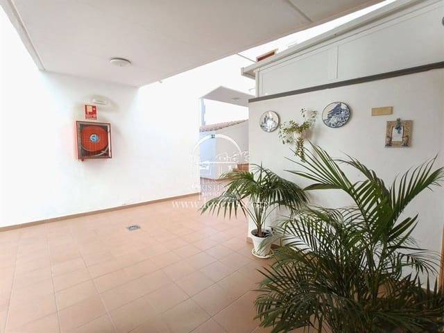 Apartamento de 2 habitaciones en Los Cristianos, Arona en venta con piscina garaje - 545.000 € (Ref: 10077372)