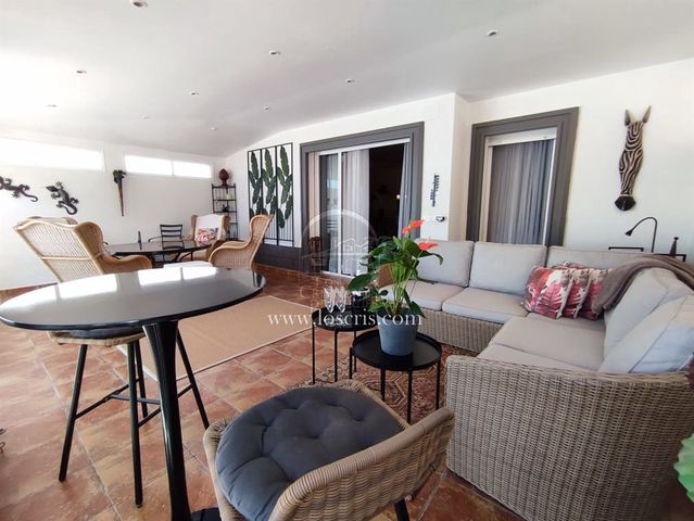 2 bedroom Apartment for sale in Los Cristianos, Arona with pool garage - € 545,000 (Ref: 10077372)