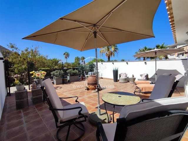 Apartamento de 2 habitaciones en Los Cristianos, Arona en venta con piscina garaje - 545.000 € (Ref: 10077372)