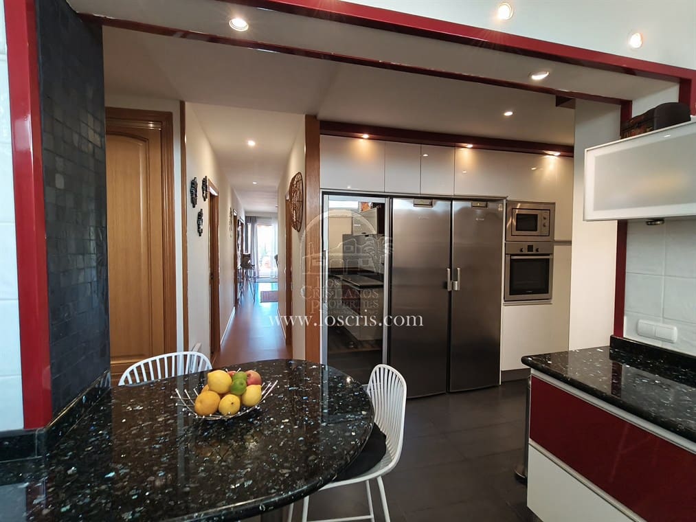 2 sypialnia Apartament na sprzedaż w Los Cristianos z basenem garażem - 545 000 € (Ref: 10077372)