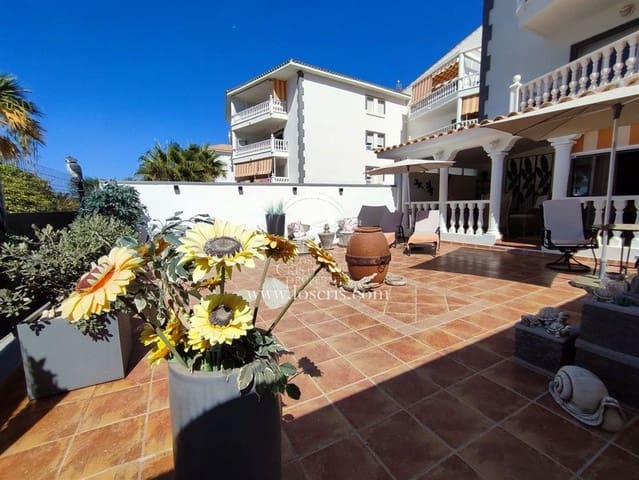 Apartamento de 2 habitaciones en Los Cristianos, Arona en venta con piscina garaje - 545.000 € (Ref: 10077372)