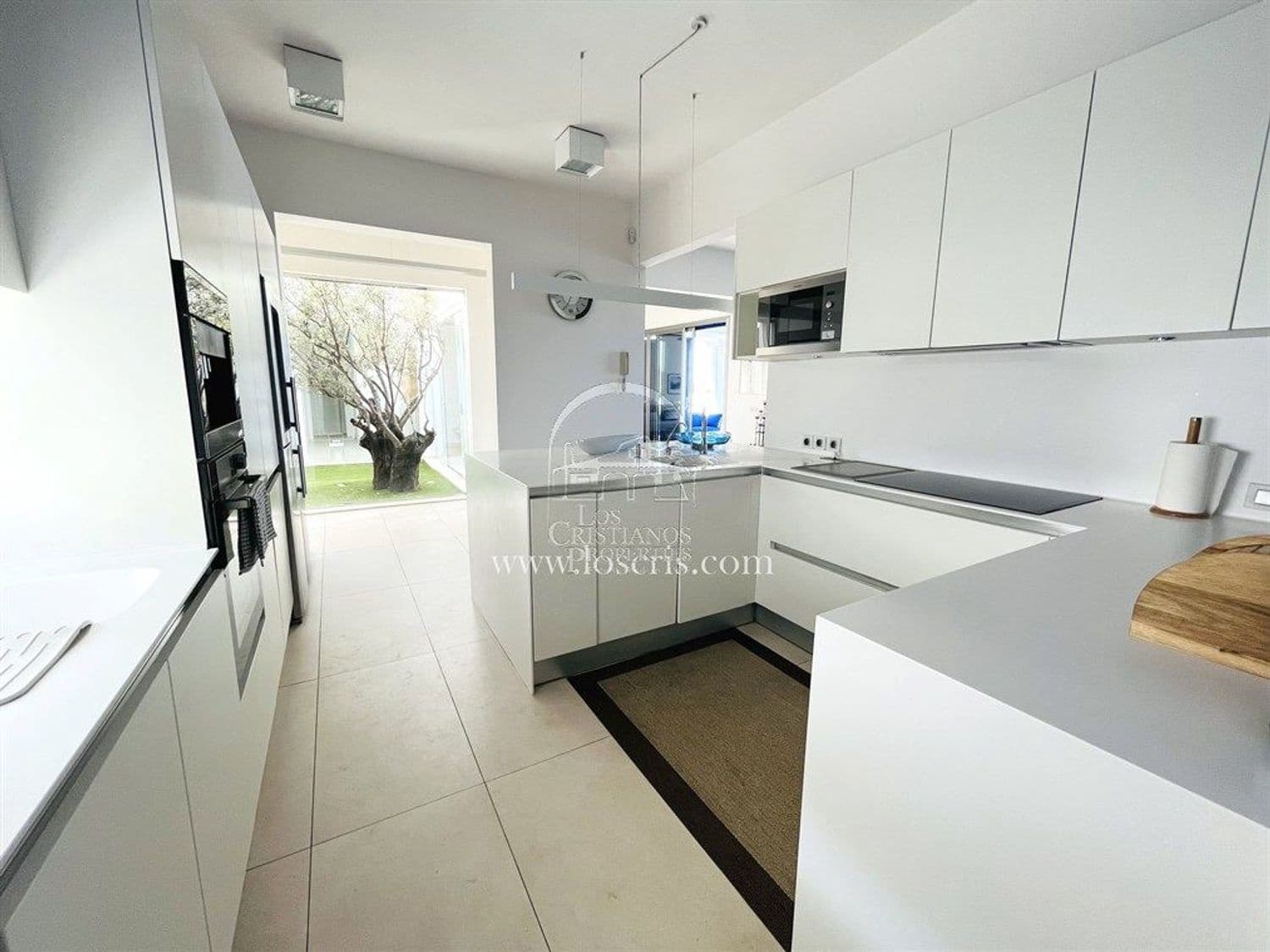 5 sovrum Villa till salu i Costa Adeje med pool garage - 1 750 000 € (Ref: 10077373)