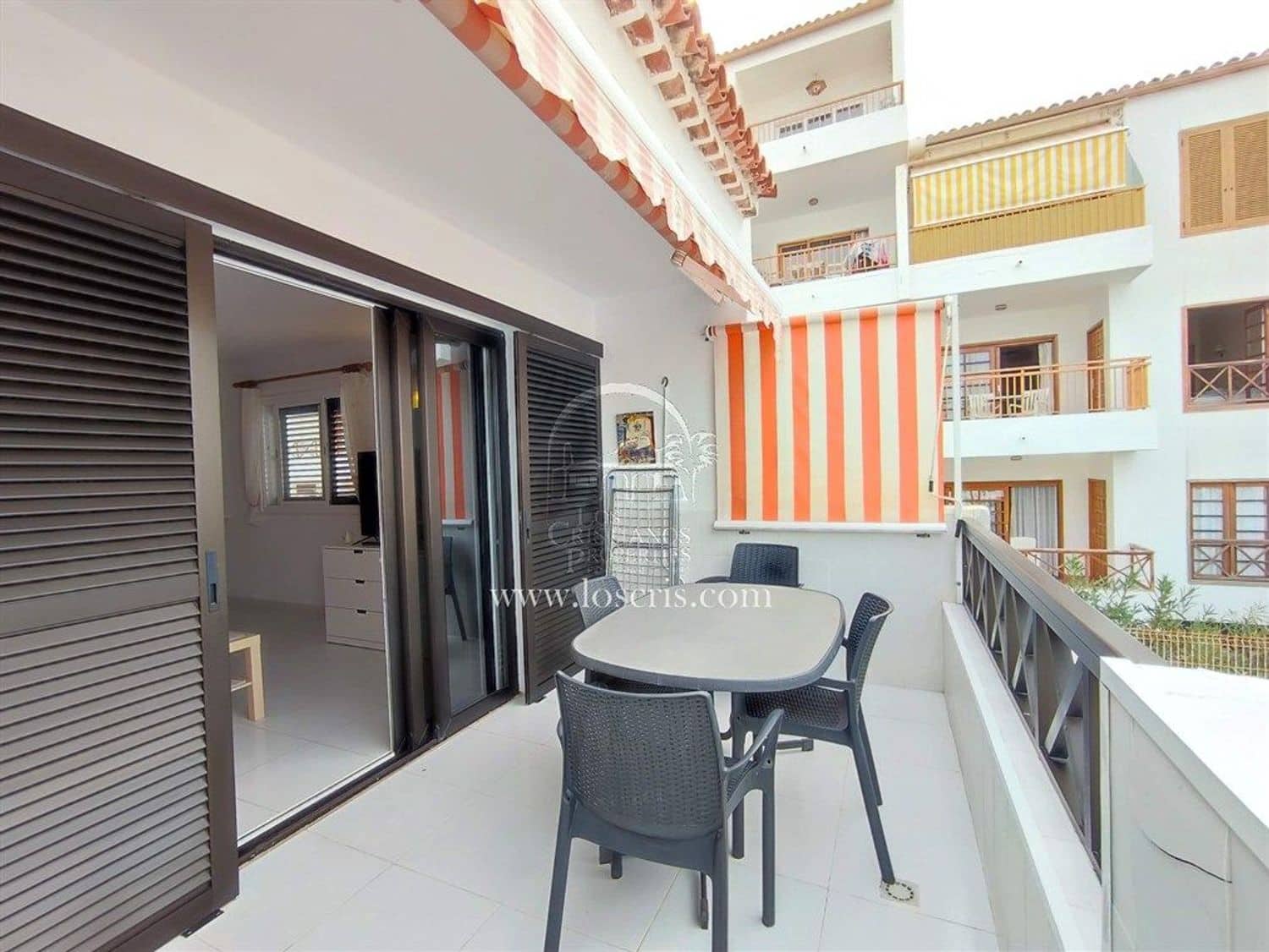 1 chambre Appartement à vendre à Los Cristianos avec piscine garage - 295 000 € (Ref: 10099475)