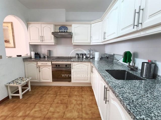 3 sypialnia Apartament na sprzedaż w Los Cristianos, Arona z basenem garażem - 649 000 € (Ref: 10099476)