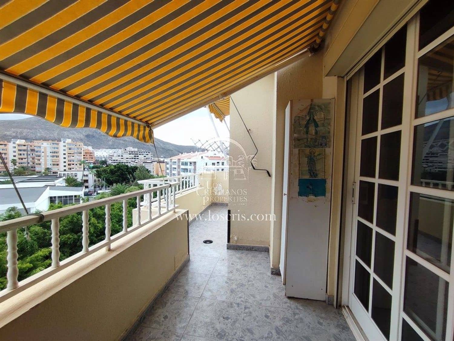 2 soverom Leilighet til salgs i Los Cristianos med garasje - € 375 000 (Ref: 10150596)