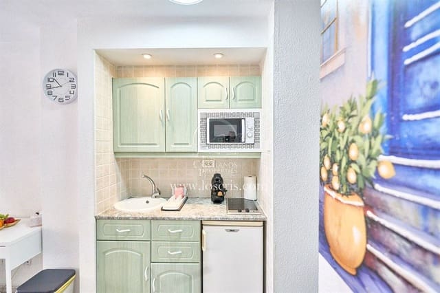 Lägenhet till salu i Los Cristianos, Arona med pool garage - 235 000 € (Ref: 10162090)