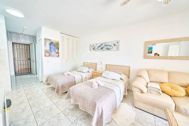 Lägenhet till salu i Los Cristianos, Arona med pool garage - 235 000 € (Ref: 10162090)