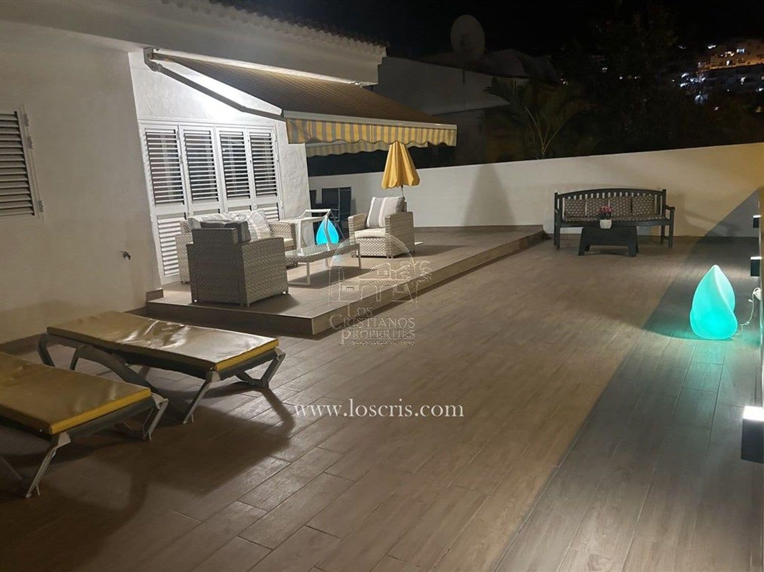 2 soveværelse Byhus til salg i Los Cristianos med swimmingpool garage - € 1.050.000 (Ref: 10165973)