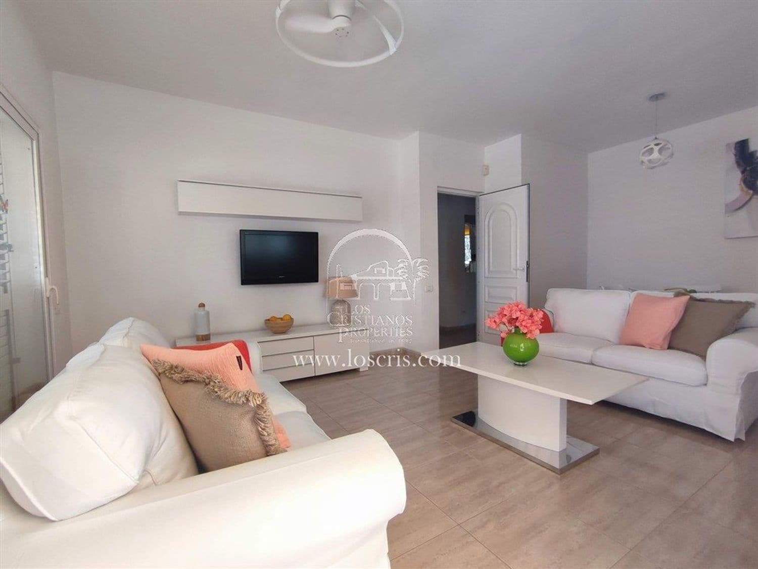 2 soveværelse Byhus til salg i Los Cristianos med swimmingpool garage - € 1.050.000 (Ref: 10165973)