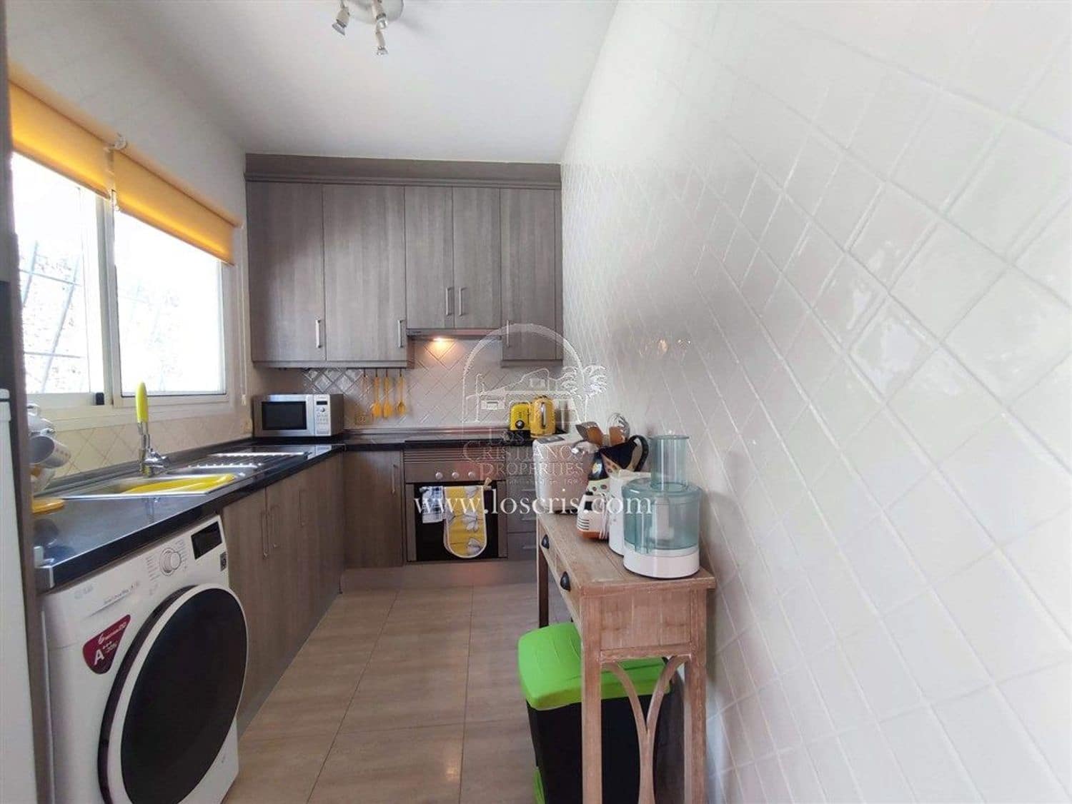 2 soveværelse Byhus til salg i Los Cristianos med swimmingpool garage - € 1.050.000 (Ref: 10165973)