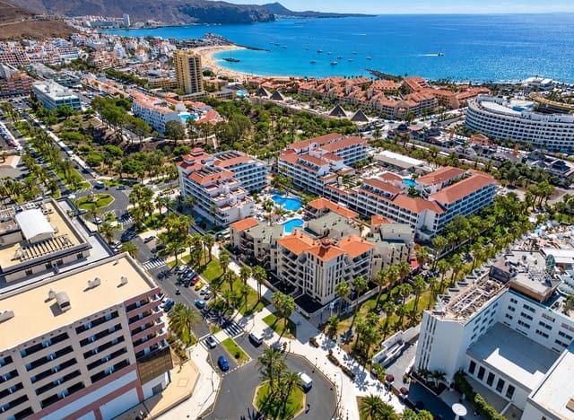 Leilighet til salgs i Playa de las Americas, Arona med svømmebasseng garasje - € 265 000 (Ref: 10182370)