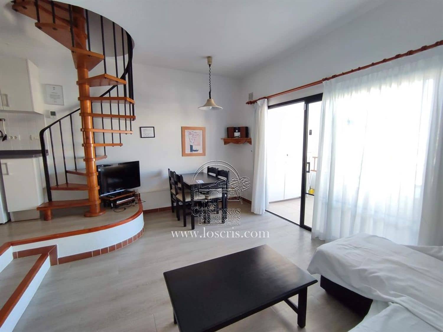 2 Zimmer Apartment zu verkaufen in Los Cristianos mit Pool - 450.000 € (Ref: 8681965)