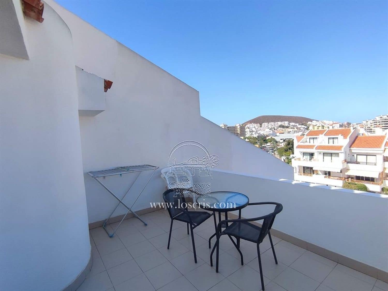 2 Zimmer Apartment zu verkaufen in Los Cristianos mit Pool - 450.000 € (Ref: 8681965)