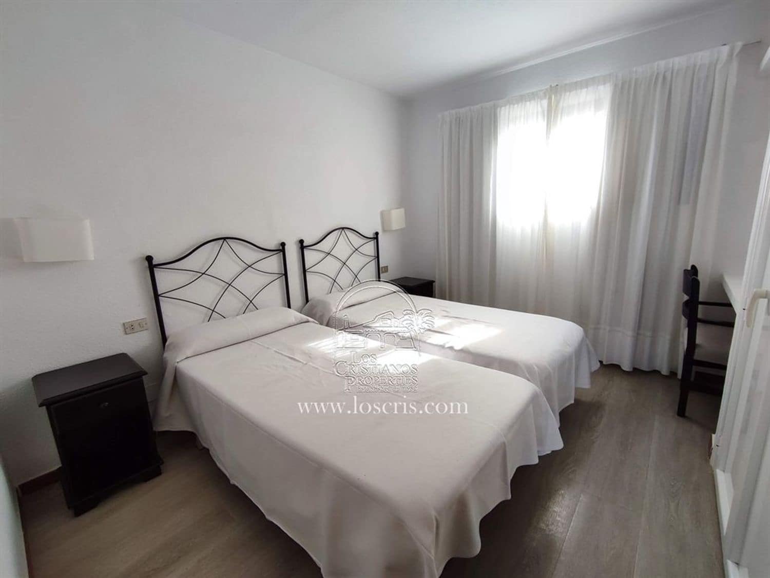 2 Zimmer Apartment zu verkaufen in Los Cristianos mit Pool - 450.000 € (Ref: 8681965)