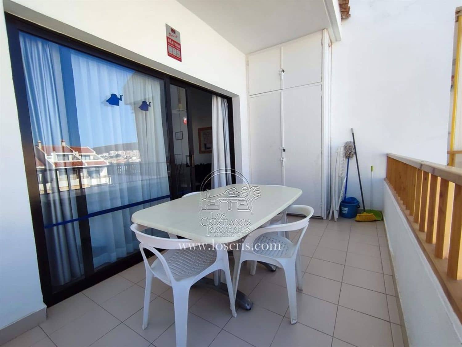 2 Zimmer Apartment zu verkaufen in Los Cristianos mit Pool - 450.000 € (Ref: 8681965)