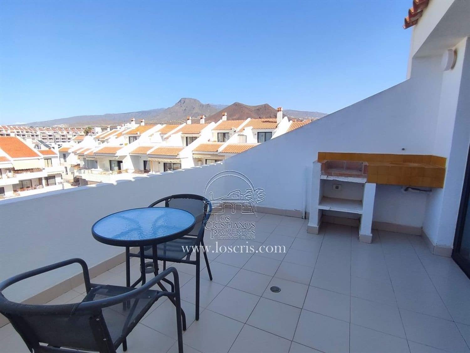 2 Zimmer Apartment zu verkaufen in Los Cristianos mit Pool - 450.000 € (Ref: 8681965)