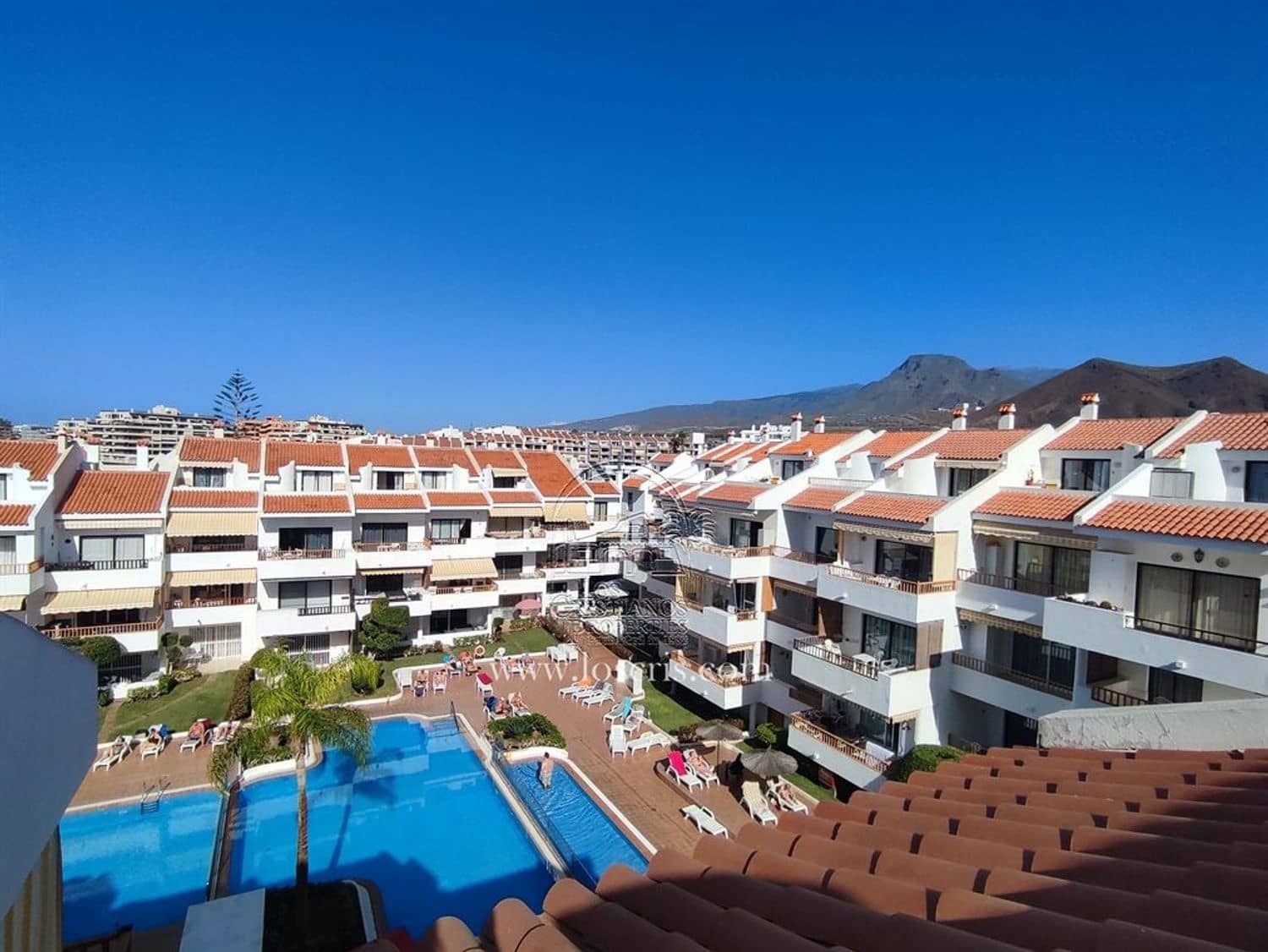 2 Zimmer Apartment zu verkaufen in Los Cristianos mit Pool - 450.000 € (Ref: 8681965)