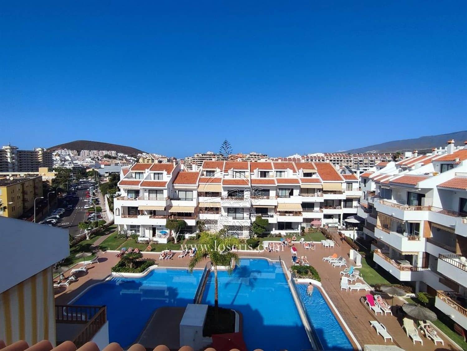 2 Zimmer Apartment zu verkaufen in Los Cristianos mit Pool - 450.000 € (Ref: 8681965)