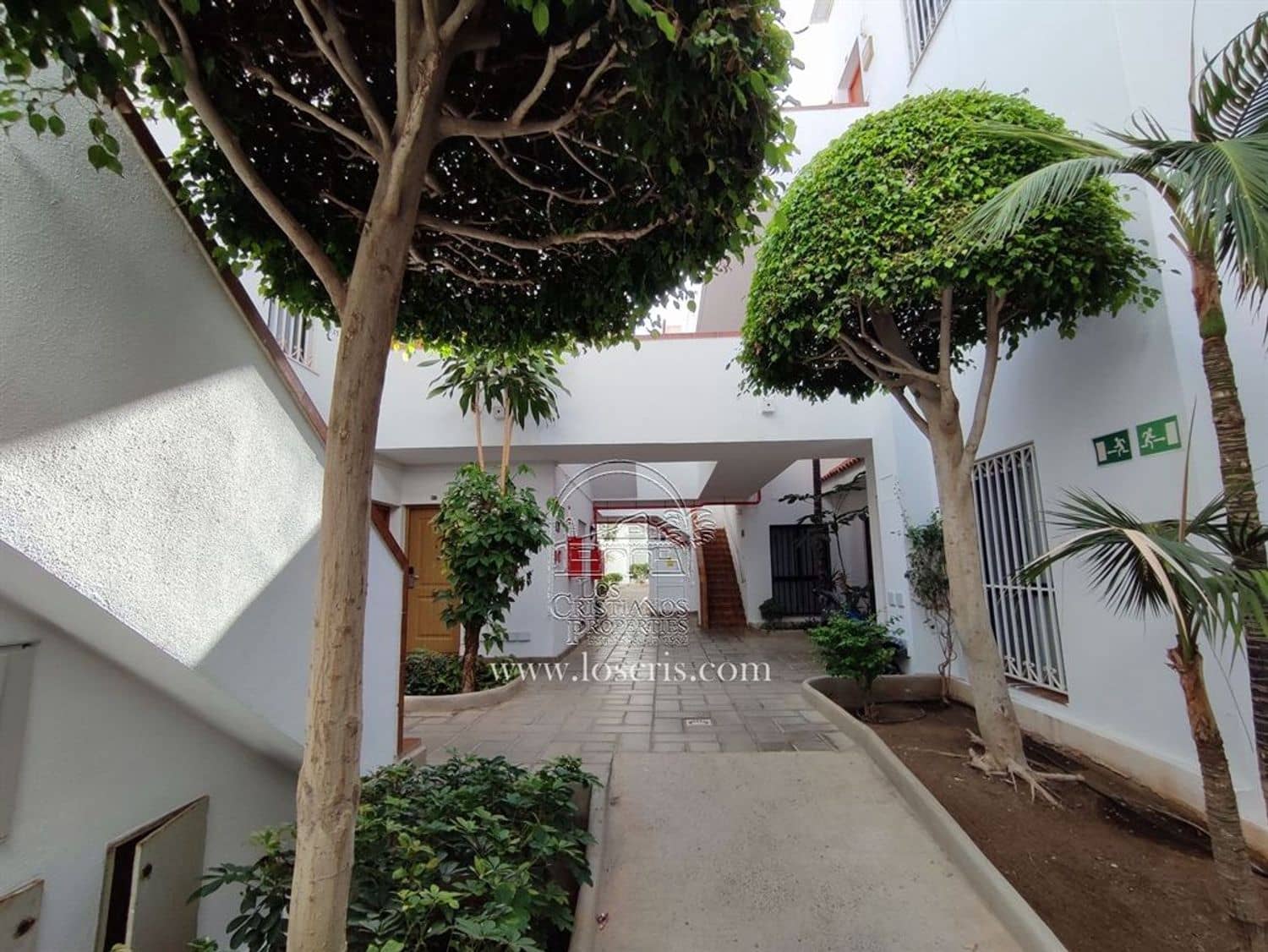 2 Zimmer Apartment zu verkaufen in Los Cristianos mit Pool - 450.000 € (Ref: 8681965)