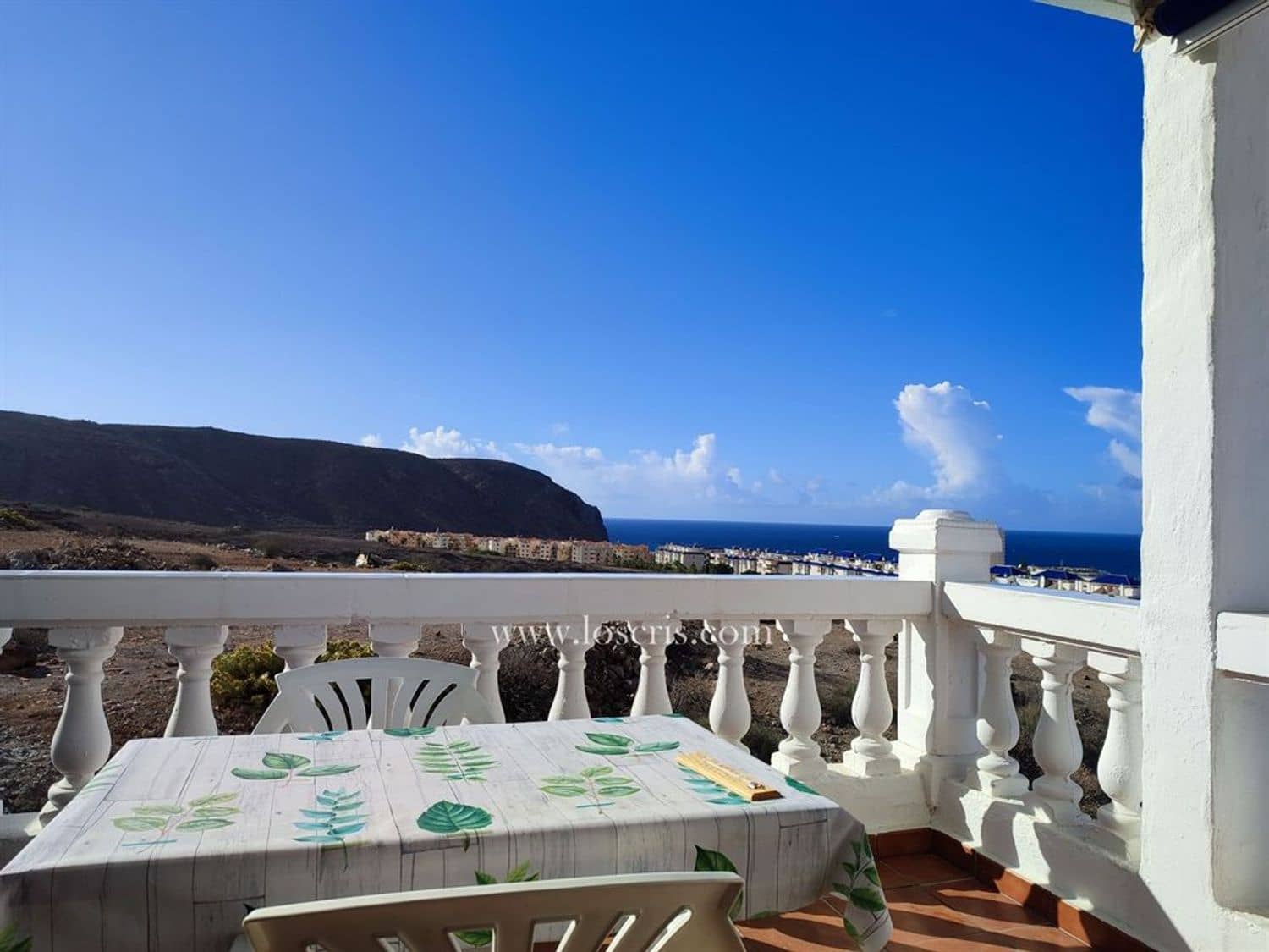 Apartment for sale in Los Cristianos with pool - € 230,000 (Ref: 8775766)