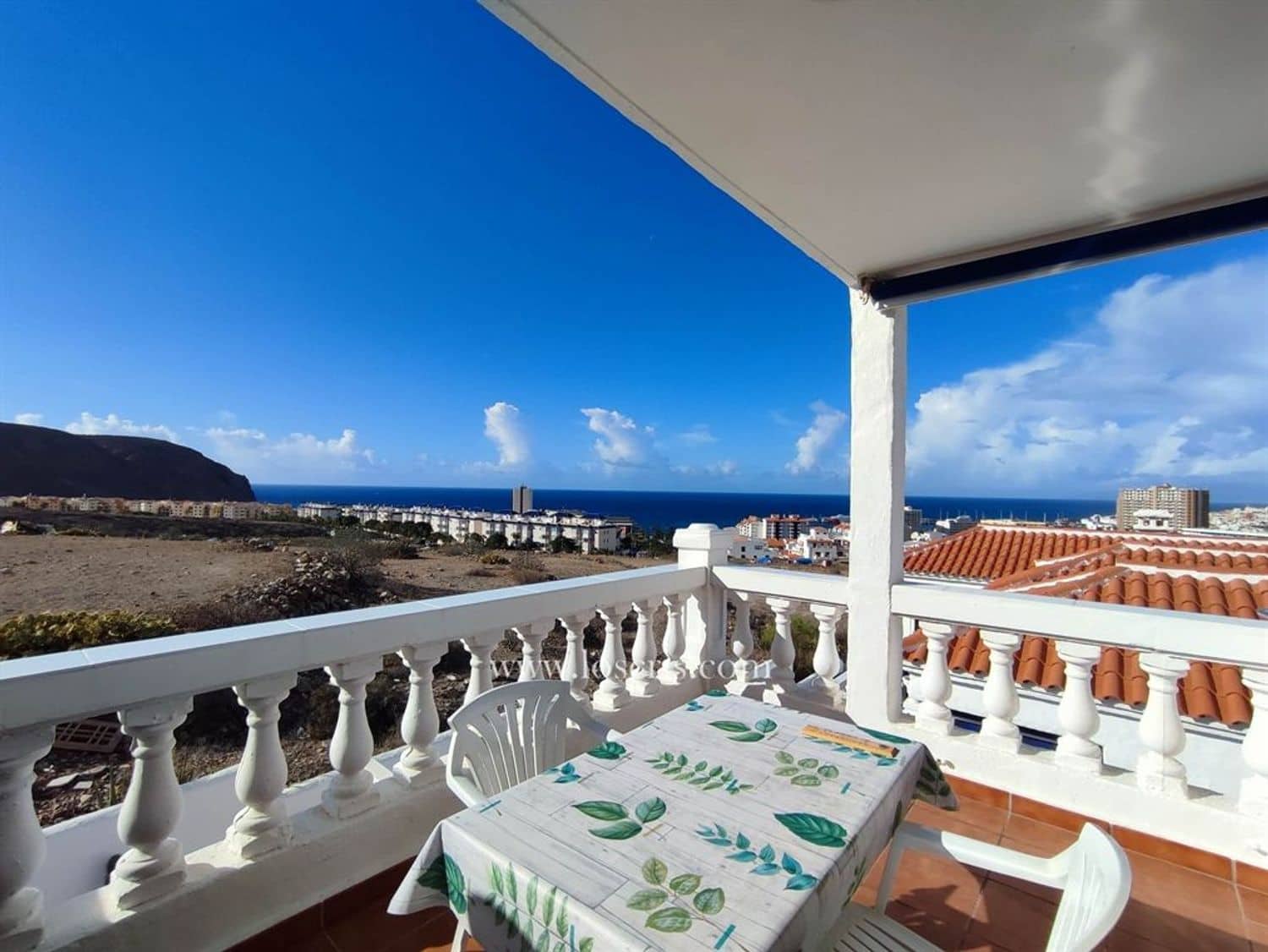 Apartment for sale in Los Cristianos with pool - € 230,000 (Ref: 8775766)