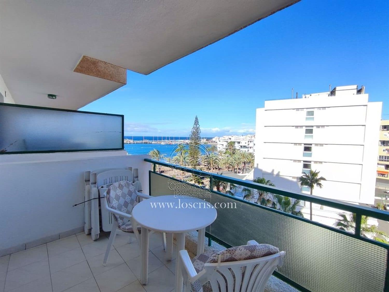 Apartamento en Los Cristianos en venta con piscina garaje - 265.000 € (Ref: 8887387)