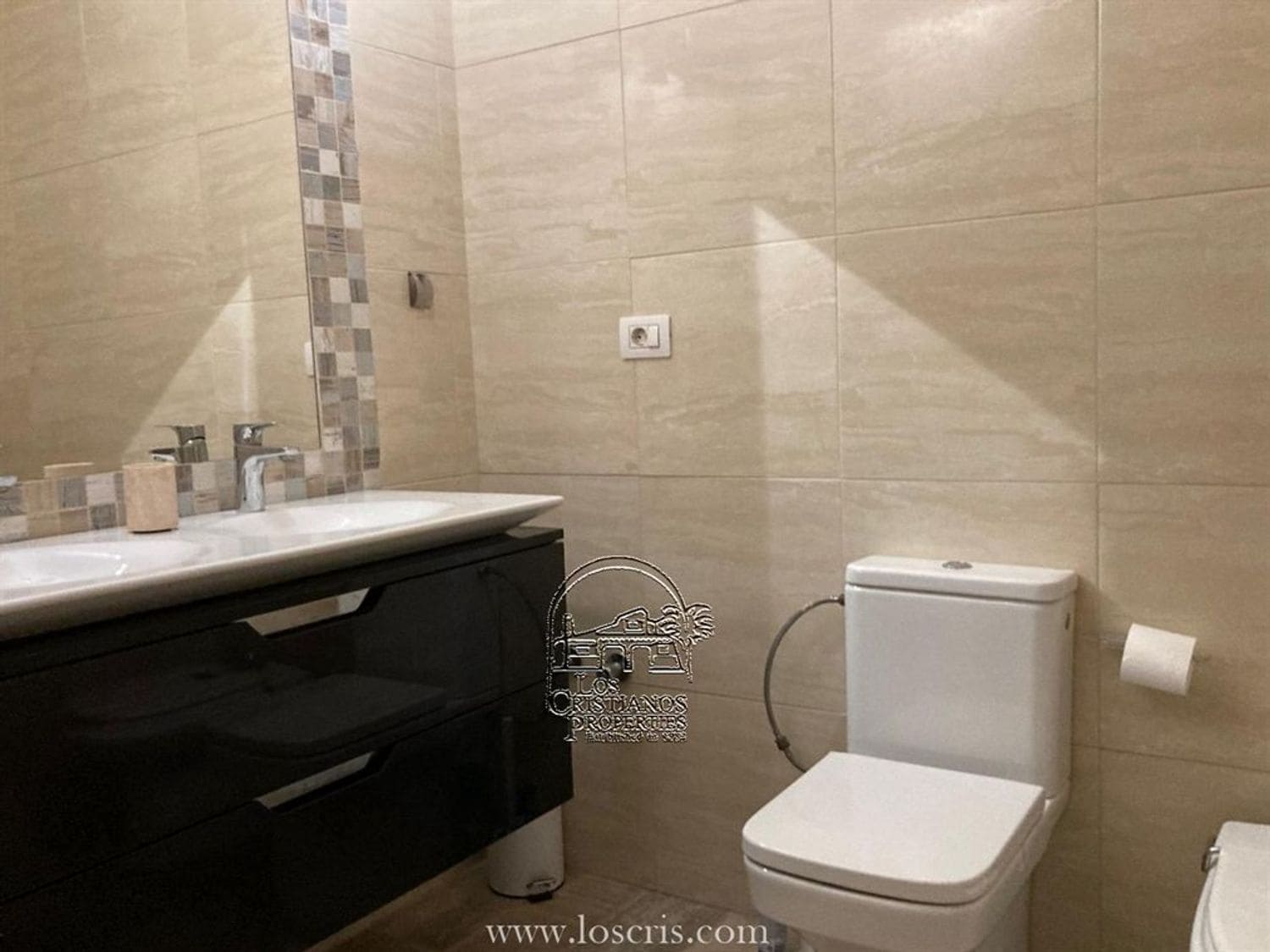 2 bedroom Apartment for sale in Los Cristianos with pool - € 475,000 (Ref: 8982017)