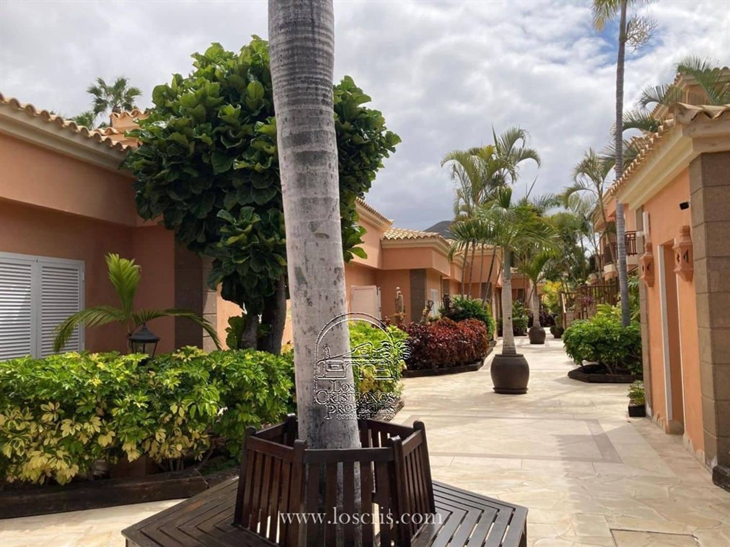 2 bedroom Apartment for sale in Los Cristianos with pool - € 475,000 (Ref: 8982017)