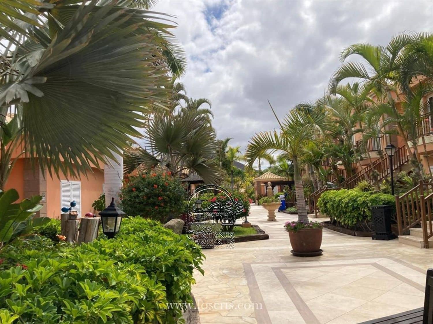 2 bedroom Apartment for sale in Los Cristianos with pool - € 475,000 (Ref: 8982017)