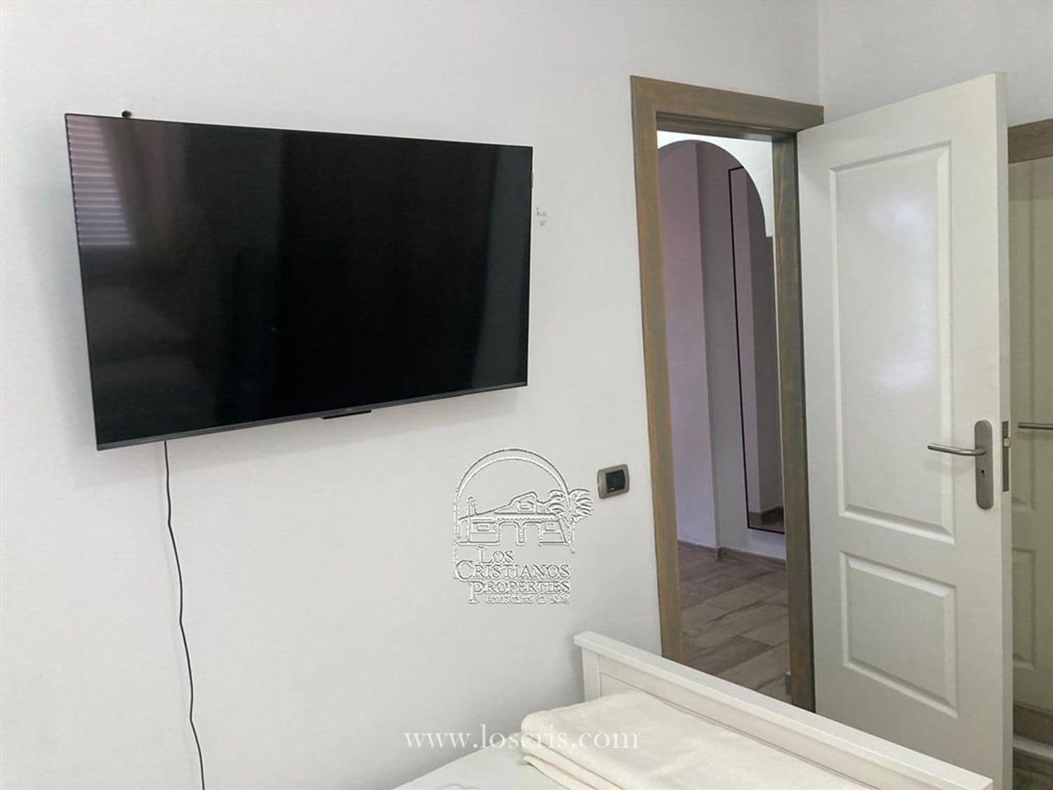 2 bedroom Apartment for sale in Los Cristianos with pool - € 475,000 (Ref: 8982017)