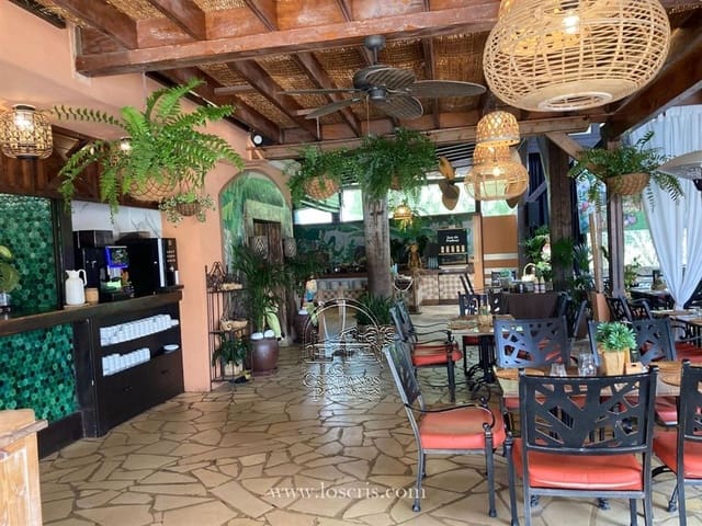 2 Zimmer Apartment zu verkaufen in Los Cristianos, Arona mit Pool - 475.000 € (Ref: 8982017)