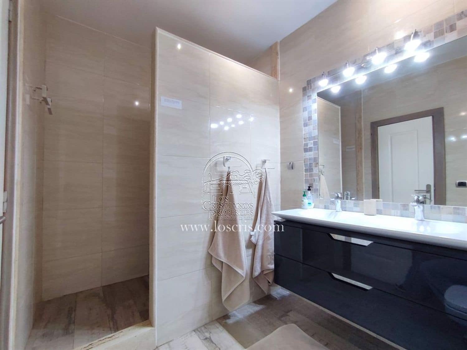 2 bedroom Apartment for sale in Los Cristianos with pool - € 475,000 (Ref: 8982017)