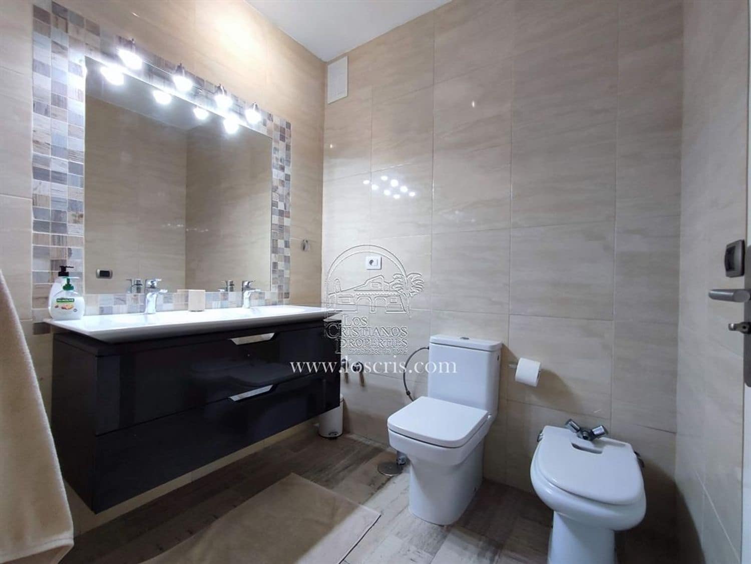 2 bedroom Apartment for sale in Los Cristianos with pool - € 475,000 (Ref: 8982017)