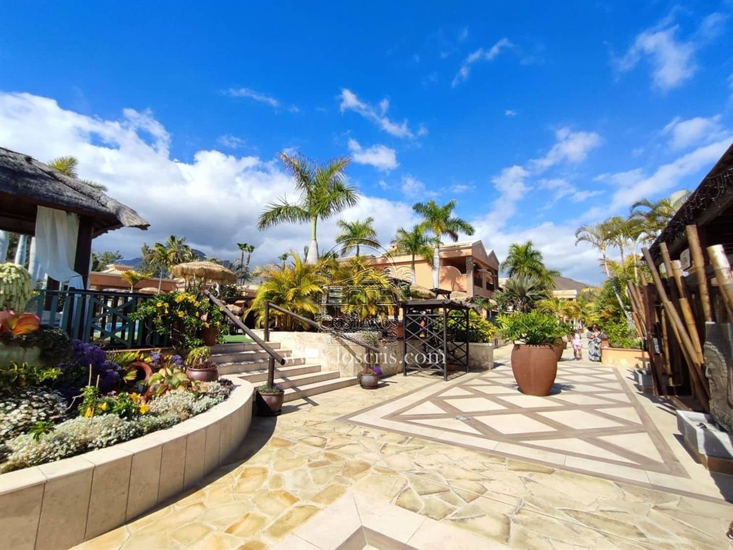 2 bedroom Apartment for sale in Los Cristianos with pool - € 475,000 (Ref: 8982017)