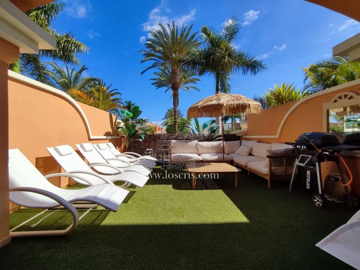 2 bedroom Apartment for sale in Los Cristianos with pool - € 475,000 (Ref: 8982017)