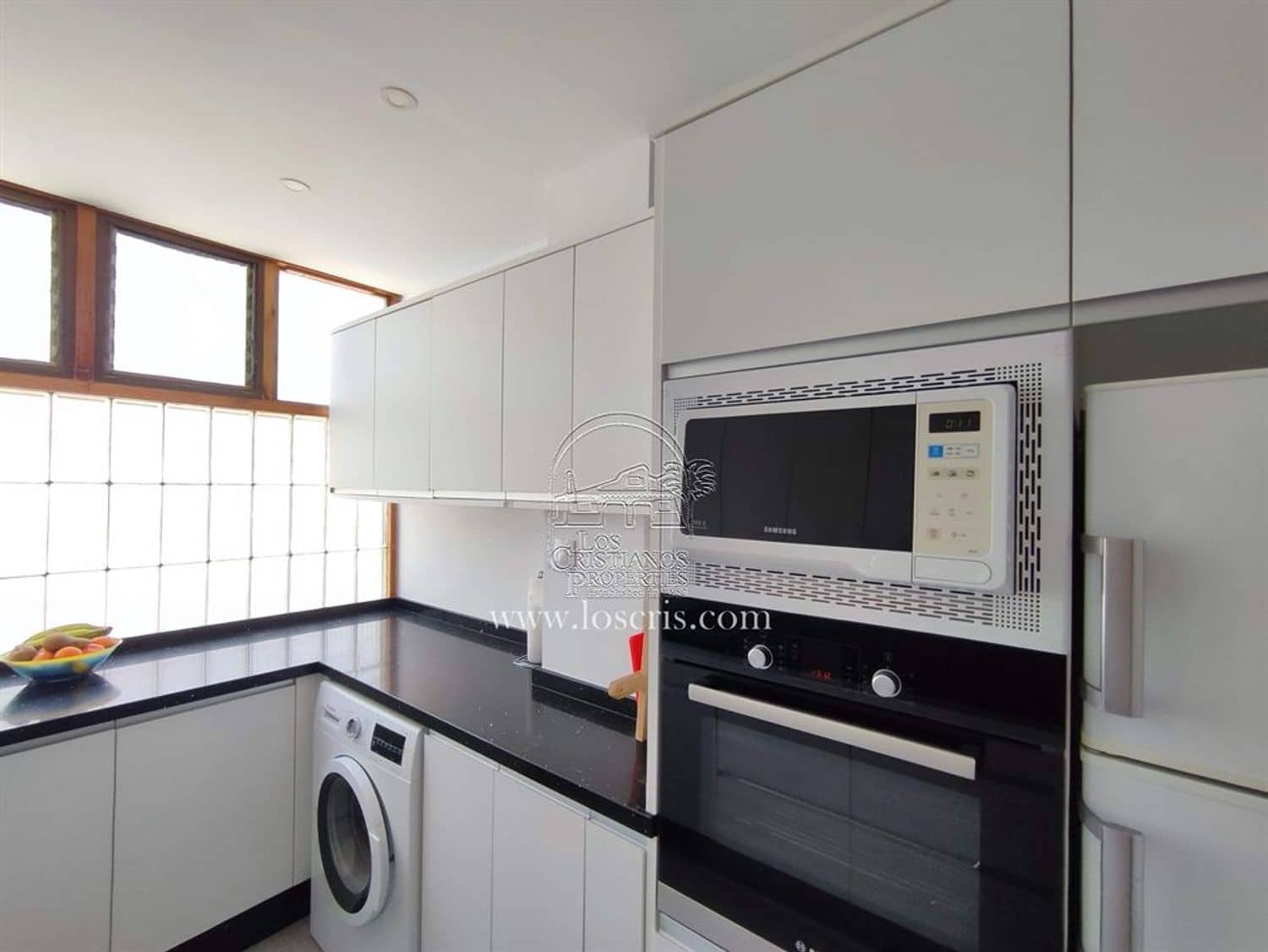 2 soveværelse Lejlighed til salg i Los Cristianos med swimmingpool garage - € 547.000 (Ref: 8990405)