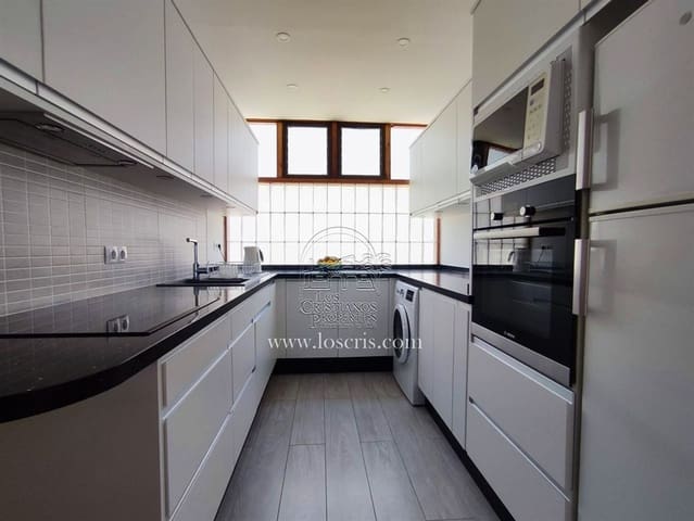 Apartamento de 2 habitaciones en Los Cristianos, Arona en venta con piscina garaje - 547.000 € (Ref: 8990405)