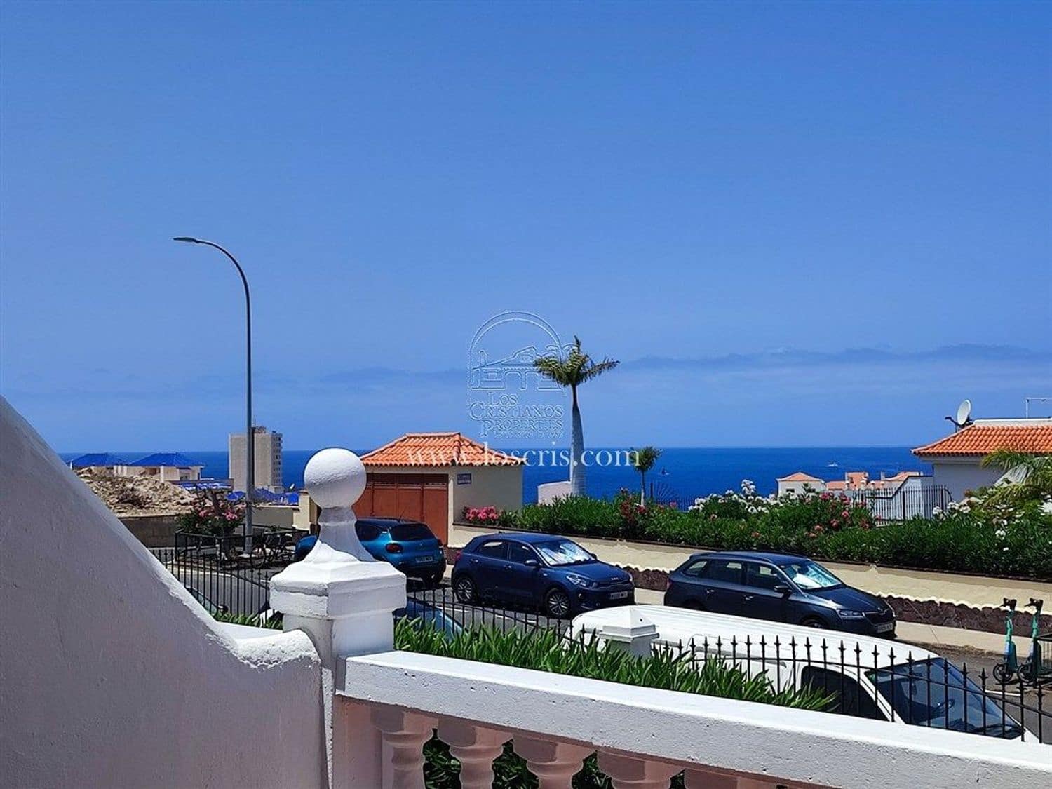 Apartment for sale in Los Cristianos with pool - € 250,000 (Ref: 9047262)
