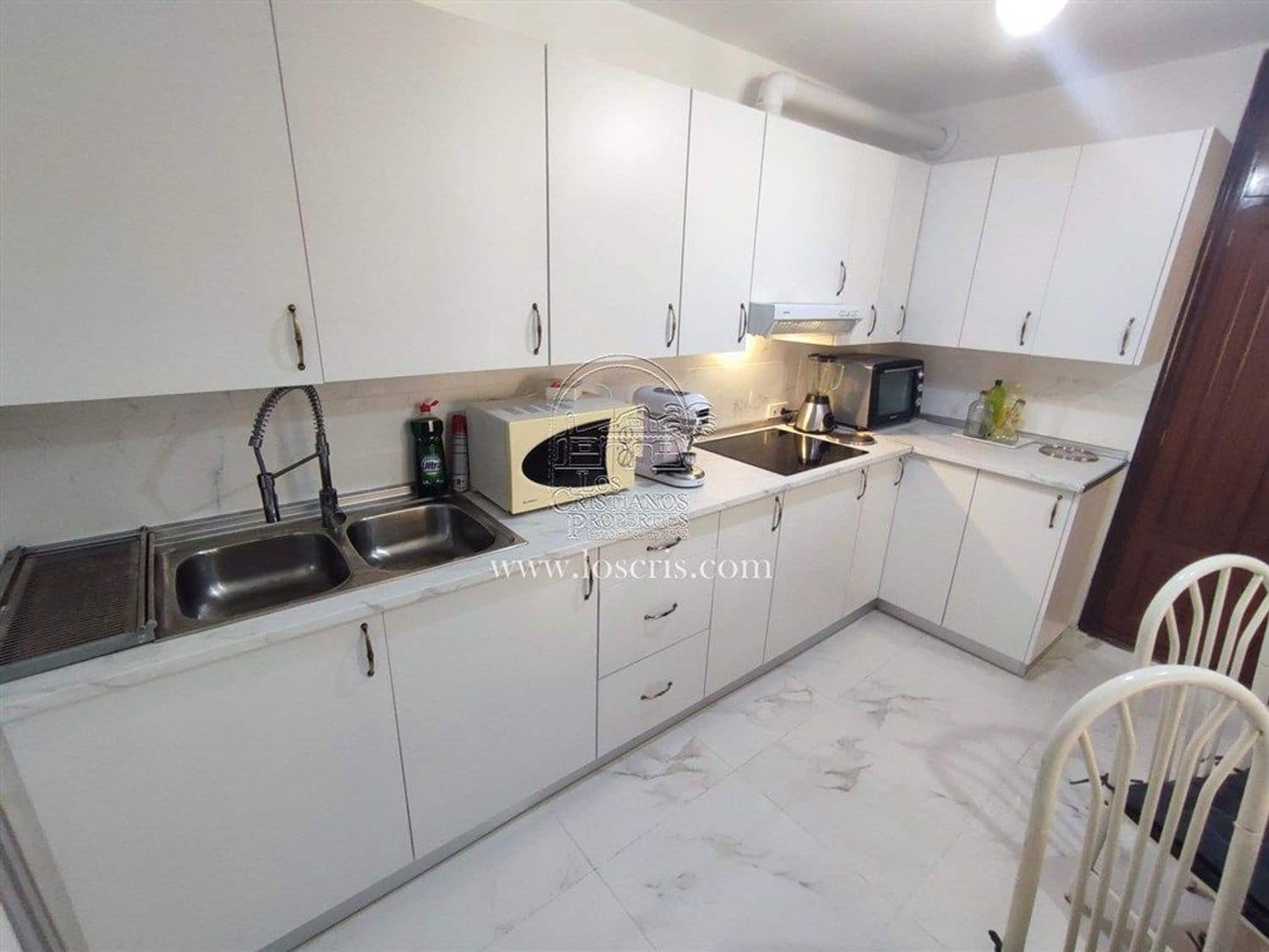 2 bedroom Apartment for sale in Los Cristianos with garage - € 380,000 (Ref: 9095046)