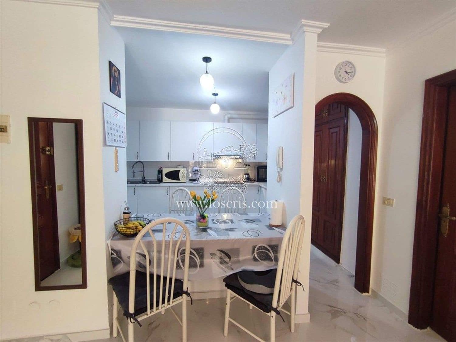 2 bedroom Apartment for sale in Los Cristianos with garage - € 380,000 (Ref: 9095046)