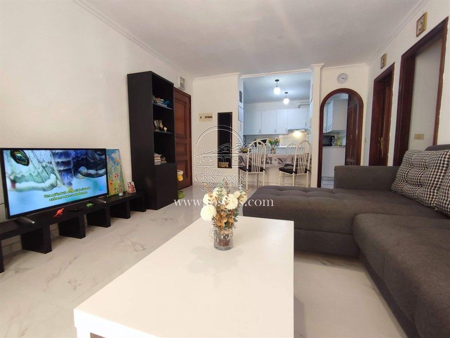2 bedroom Apartment for sale in Los Cristianos with garage - € 380,000 (Ref: 9095046)