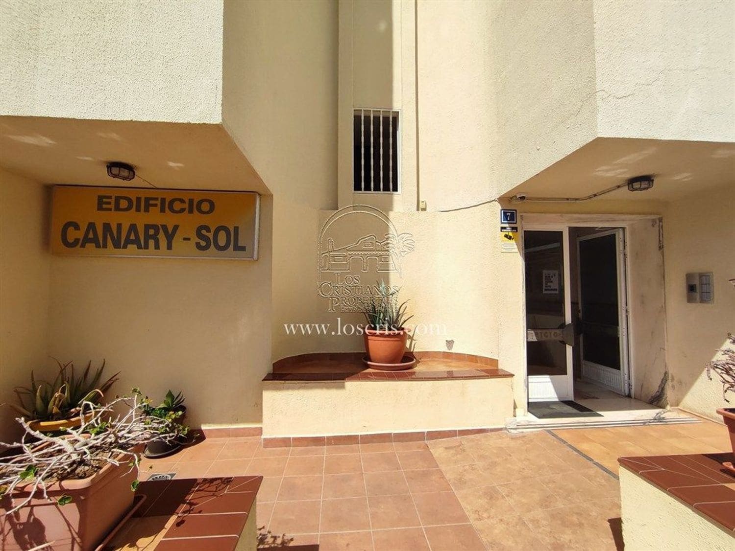 2 bedroom Apartment for sale in Los Cristianos with garage - € 380,000 (Ref: 9095046)