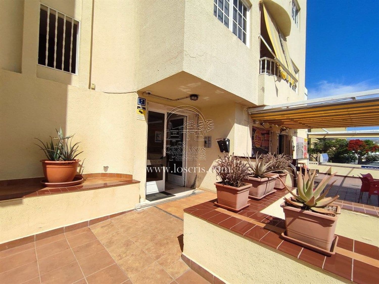 2 bedroom Apartment for sale in Los Cristianos with garage - € 380,000 (Ref: 9095046)